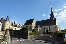Le château et l'église Notre-Dame.