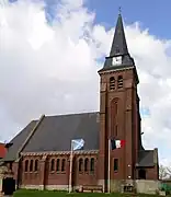 L'église et le monument aux morts de la commune