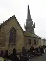L'église paroissiale Saint-Pierre, vue extérieure partielle.