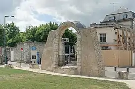 Revers du portail roman.