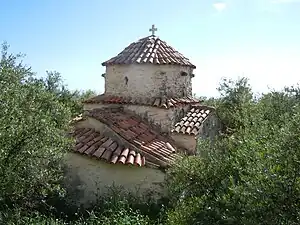Une autre église byzantine en contrebas du village