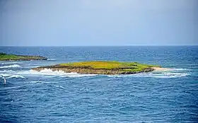 Îlet Percé avec îlet Burgaux en arrière plan
