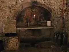 Sépulture au sud-ouest du naos.