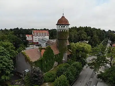 Vue d'ensemble de l'édifice.