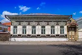 Maison de la rue Banzarova no 15 .