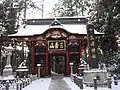 三峰神社随身門