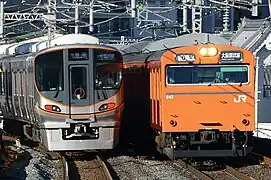 Une serie 103 et 323...la difference est flagrante