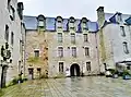 Le prieuré de Locmaria (Quimper) ː la cour intérieure.