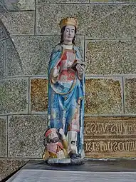 Église paroissiale Notre-Dame : statue de sainte Catherine d'Alexandrie, avec la tête de l'empereur Maximin.
