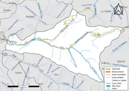 Carte en couleur présentant le réseau hydrographique de la commune