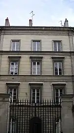 Immeuble sur cours Cambronne