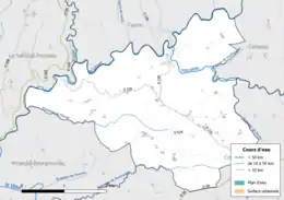 Carte en couleur présentant le réseau hydrographique de la commune