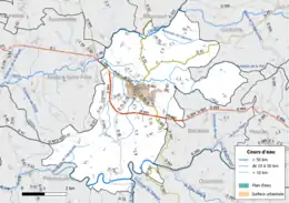 Carte en couleur présentant le réseau hydrographique de la commune