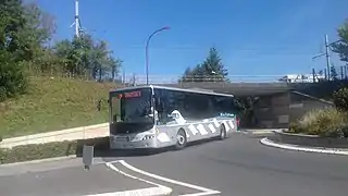Mercedes Intouro n°12211 à Dourdan s'en allant prendre son service sur le réseau dourdannais.