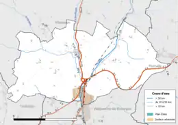 Carte en couleur présentant le réseau hydrographique de la commune
