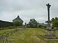 Le placître de la chapelle Saint-Meldéoc de Locmeltro (pierres tombales et calvaire)