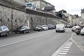 Le Poma approchant la station Hôtel de Ville.