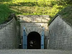 Entrée des souterrains de la citadelle, transformés partiellement en musée.