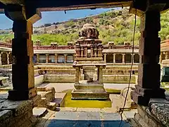 Pushkarini ou Bassin du Temple de Yaganti Umamahesvara (Shiva), construit au XVe siècle.