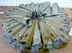 Le dépôt de 89 haches à douille de Kerléonet en Spézet (Musée de la Préhistoire finistérienne de Penmarch).