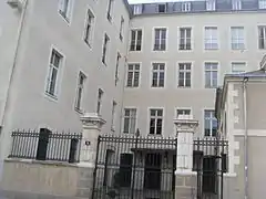 Immeuble sur cours Cambronne