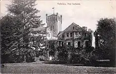 Château de Kobelau/Kobyla Glowa en 1914. Acquisition des Tschirschky au XVIIe siècle. Ce château était en ruines en 2012. La mère de Fritz Günther, Johanna Amalie von Limburg Stirum est décédée dans ce lieu le 1er mars 1944