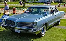 Berline 4 portes de 1966.