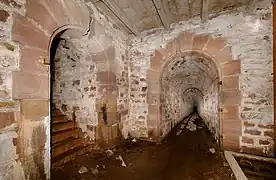 L'entrée de la galerie reliant les magasins sous roc au fort.