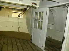 Cabine du pont inférieur, détails.