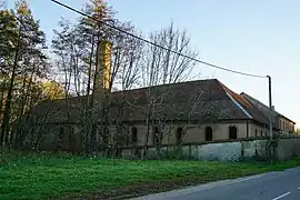 Les mêmes bâtiments vus de l'autre côté.