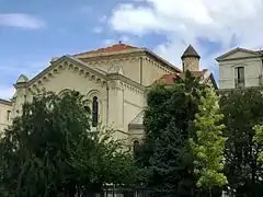Vue sur le Temple protestant.