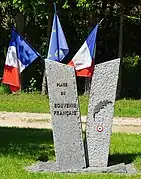 Stèle de la place du souvenir.