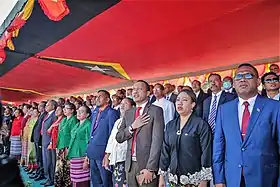 Chant de l'hymne Pátria lors du jour de la proclamation de l'indépendance à :Lauhata (de)