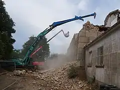 Destruction du rempart.