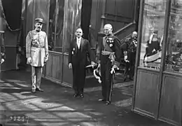 Nikólaos Polítis, ambassadeur de Grèce, remet ses lettres de créance à Gaston Doumergue en 1924.