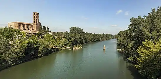 Le Tarn vu du pont suspendu - les piles de l'ancien pont