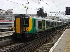 350 exploitée par London Midland.