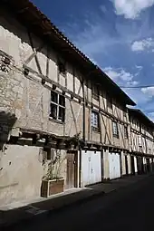 Photographie prise en 2022 de la maison à colombages de Jacques et Zéline Reclus à Sainte-Foy-la-Grande, où naissent leurs trois premiers enfants.
