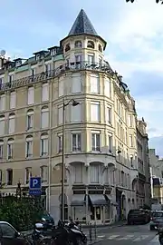 Immeuble au 46, rue Spontini et 2, rue du Général-Appert à Paris (entre 1899 et 1901).