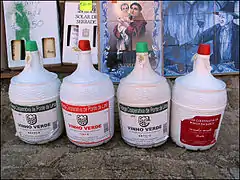 Bouteilles de Vinho Verde.