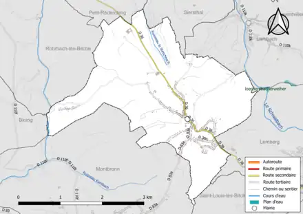 Carte en couleur présentant le réseau hydrographique de la commune
