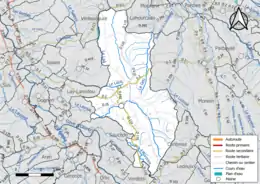 Carte en couleur présentant le réseau hydrographique de la commune