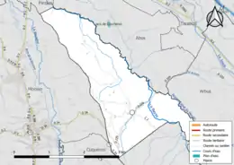 Carte en couleur présentant le réseau hydrographique de la commune