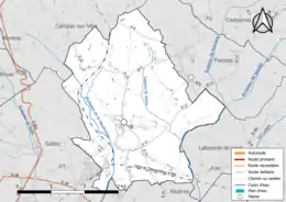 Carte en couleur présentant le réseau hydrographique de la commune