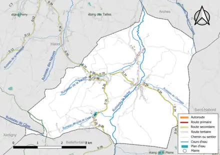 Carte en couleur présentant le réseau hydrographique de la commune