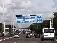 Croisement du ring de Bruxelles avec l'A3 à l'échangeur de Woluwe-Saint-Étienne.
