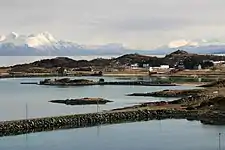 Vue de Meløyvær vers Krøttøya, et Andørja en arrière-plan