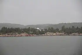 Aaslaluoto et à droite Kramppi.