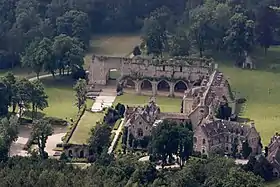 Vue d'ensemble du site de l'abbaye.