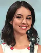 Adelaide Kane interprète Cora Hale